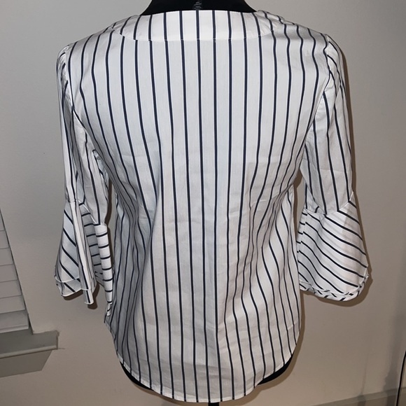 White House Black‎ Market The Carmen white blue striped  Poplin blouse top Sz 4 - Picture 6 of 9